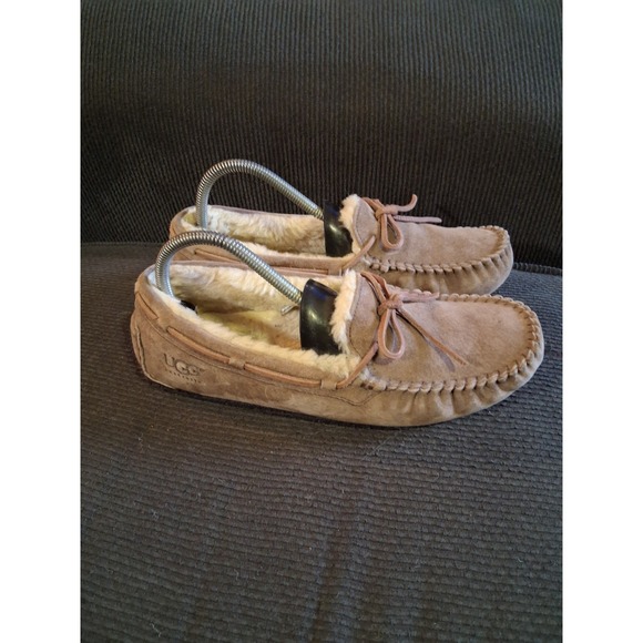 Ugg Dakota Slippers Slip On Casual Moccasin Size 10 Brown - Picture 3 of 8